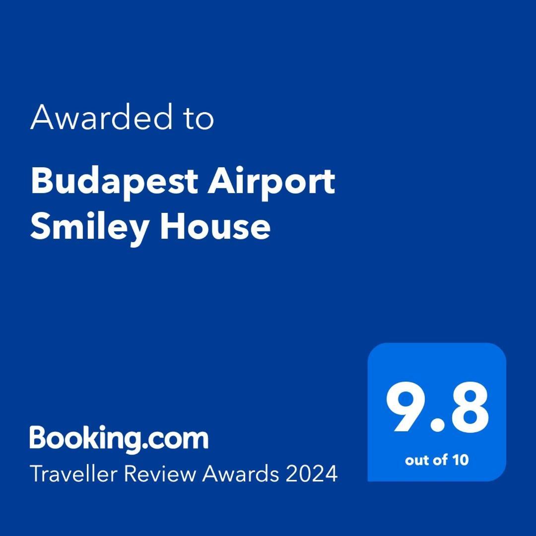 Budapest Airport Smiley House Gyal Ngoại thất bức ảnh